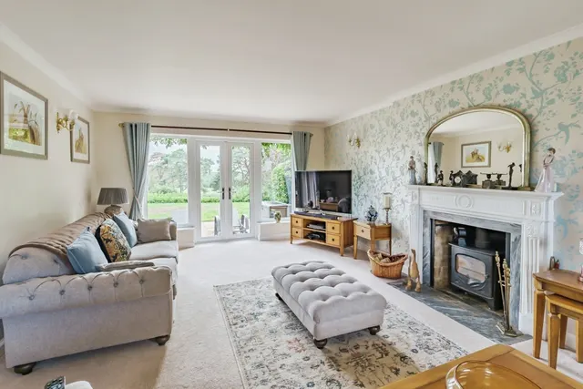 Lions Green, TN21, photo 2