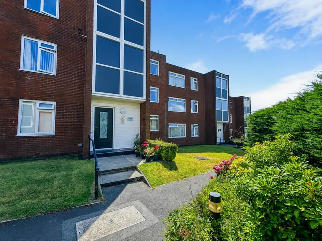 Victoria Court Stocks Park Drive, Horwich, Bolton, BL6 6DF, photo 1