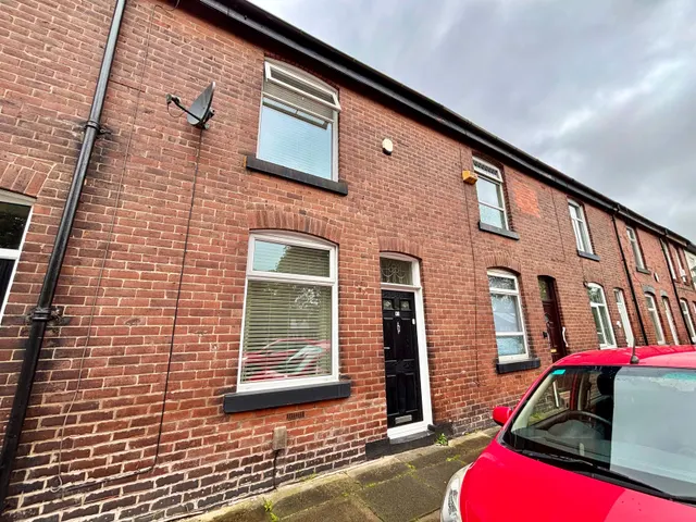 Alma Street, Radcliffe, M26, photo 1