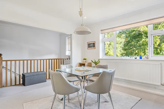 Broom Hall, Oxshott, KT22, photo 2