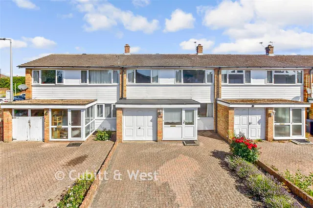 Havant Farm Close, Havant, PO9, photo 1