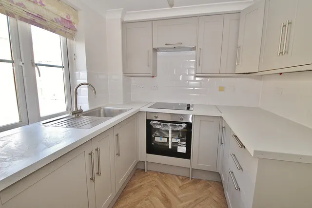 Otters Court, Witney, photo 3