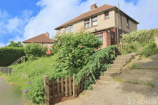 North Cliffe Avenue Thornton, Bradford BD13 3BX, photo 1