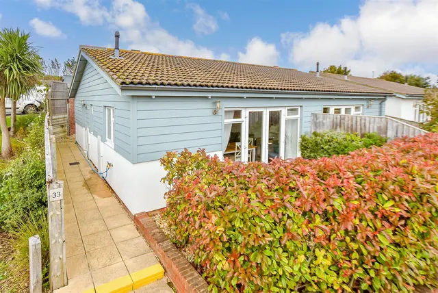 Fort Warden Road, Totland Bay, PO39, photo 1