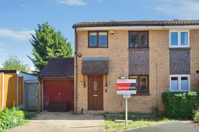 Aragon Close, Romford, RM5, photo 1