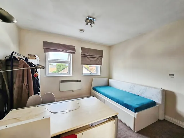 Rusham Terrace, Egham, TW20, photo 3