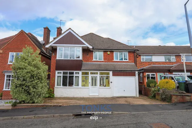 High Haden Crescent, Cradley Heath, B64, photo 1