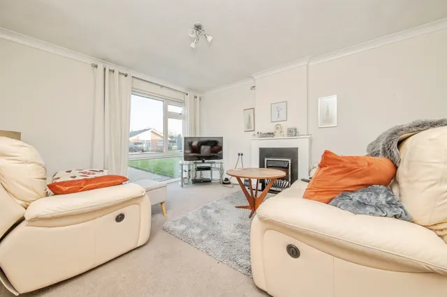 Photo 3 — Sandringham Close, Ipswich