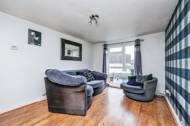 Blackburn Place, Ilkeston, DE7, photo 3