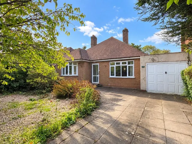 Cannock Road, Burntwood, WS7, photo 1