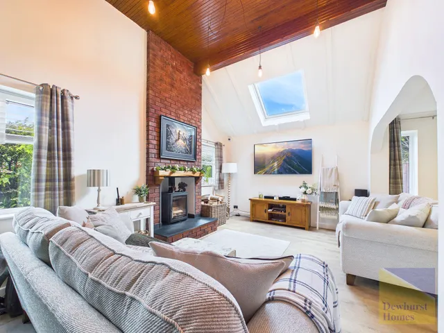 Photo 2 — The Oaks, Walton-le-Dale, Preston, Lancashire, PR5 4LT