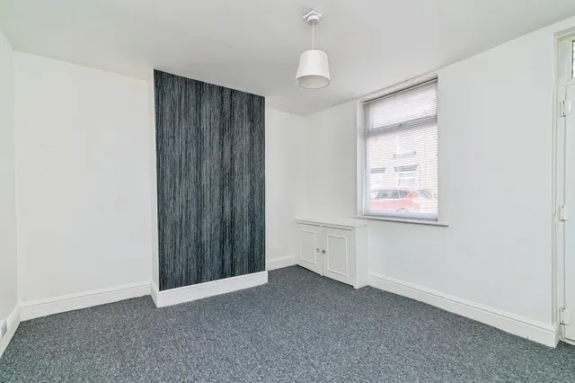 Photo 3 — Carlingford Road, Hucknall, Nottingham, Nottinghamshire, NG15