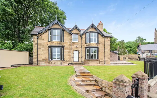 Clayton Road, Mold, Flintshire, CH7 1SU, photo 1