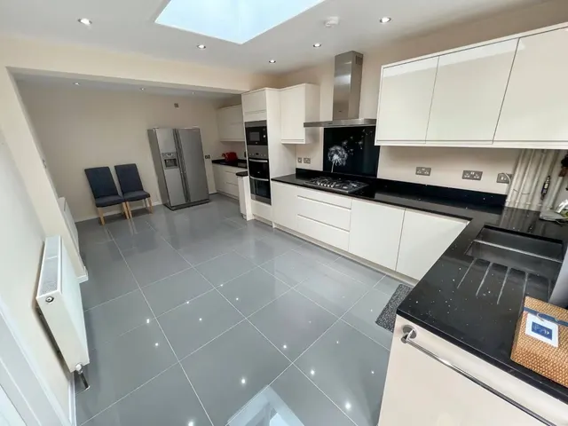 Appletree Avenue, Yiewsley, UB7, photo 3