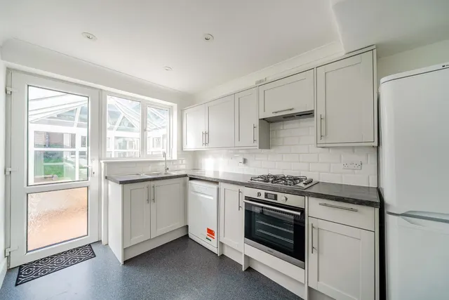 Photo 3 — Honor Oak Road, SE23