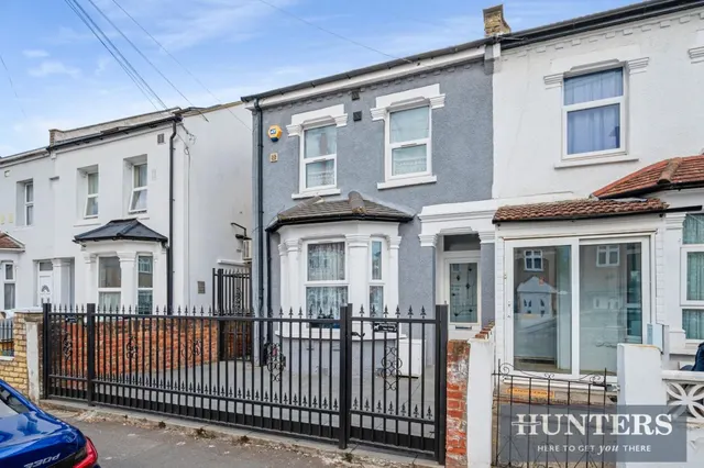 Cromwell Road, Hounslow, photo 1
