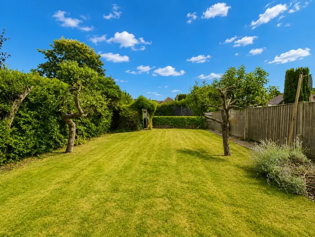 Evelegh Road, Farlington, PO6, photo 3