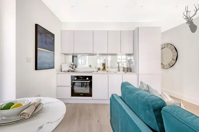 Queens Road, Buckhurst Hill, IG9, photo 3