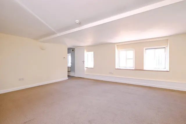 St. James Street, Monmouth, NP25, photo 2