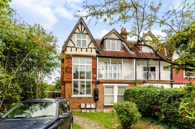 Auckland Road, London, SE19, photo 1