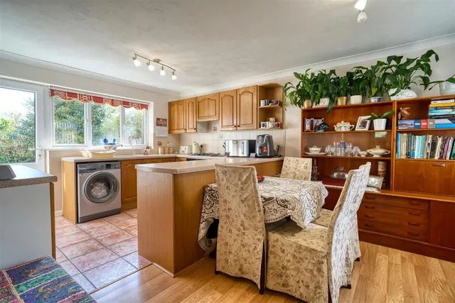 Dashwood Close, Sturminster Newton, photo 2
