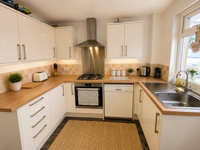Photo 2 — Osgodby Crescent, Scarborough YO11 3JR