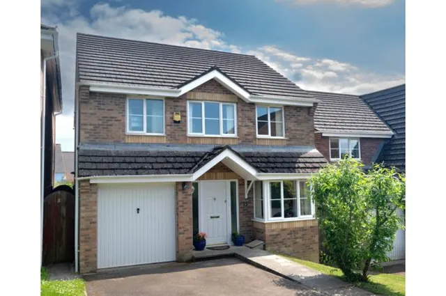 Ffordd Y Groes, Bridgend, photo 1