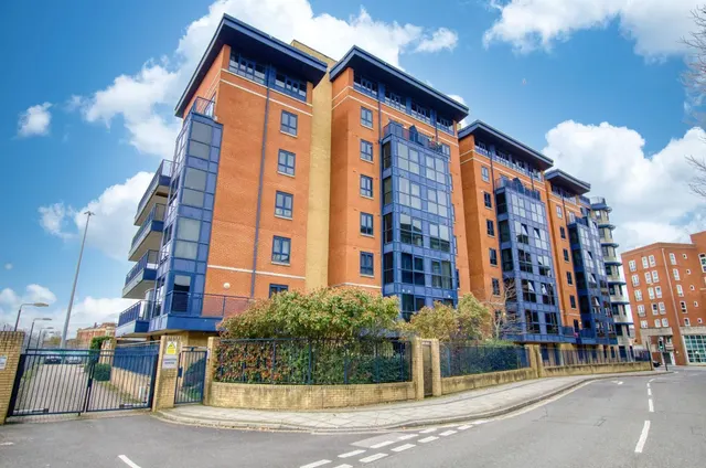 85 Canute Road, Ocean Village, Southampton, Hampshire, SO14 3FY, photo 1