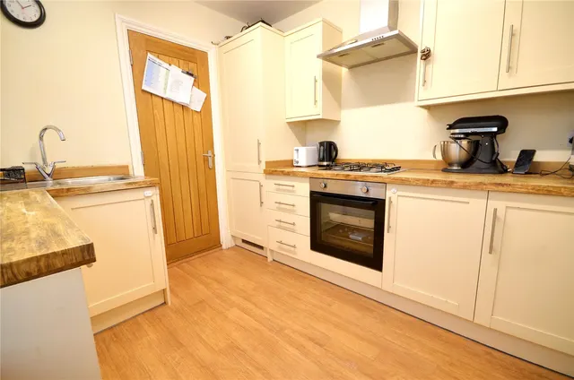 St James Road, East Grinstead, RH19, photo 3