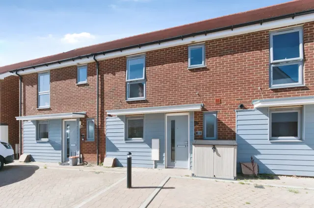 Tulip Way, Bexhill-On-Sea, TN40, photo 1