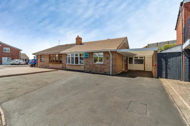 Alpine Drive, Netherton, DY2, photo 1