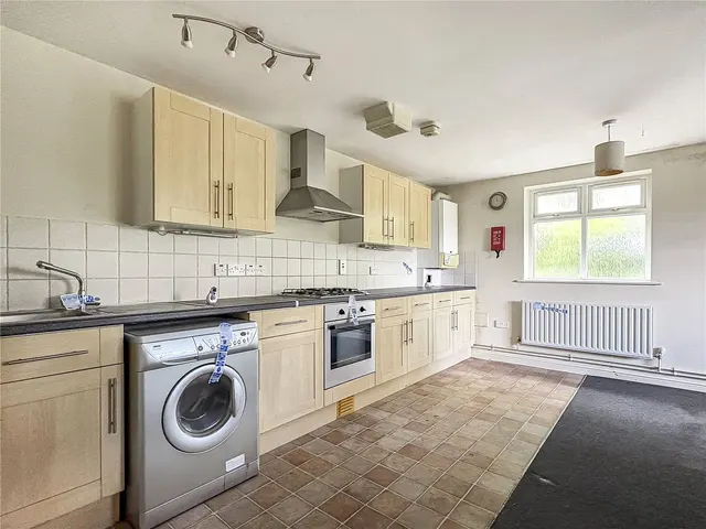 Fisk Close, Sunbury-on-Thames, TW16, photo 3