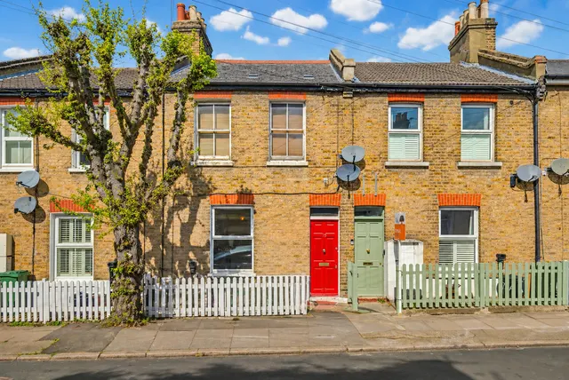 1 bedroom flat — Besley Street, Streatham, SW16