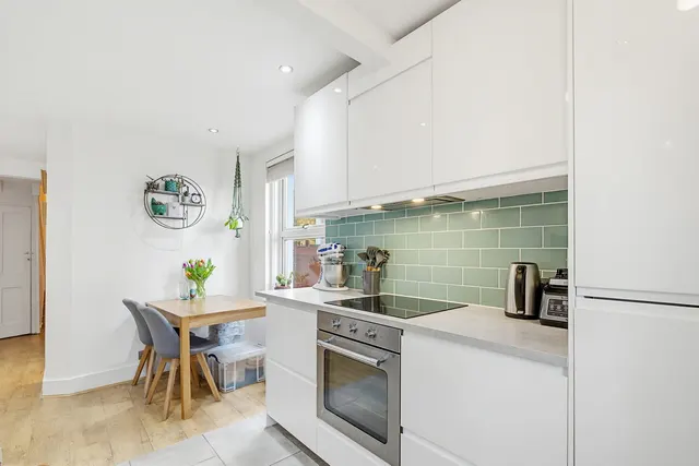 Photo 2 — Besley Street, Streatham, SW16