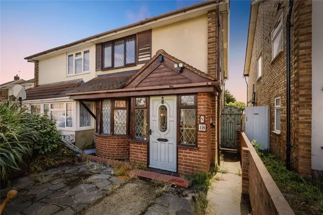 Stephen Avenue, Rainham, RM13, photo 1