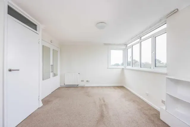 Hind Grove, London, E14, photo 2
