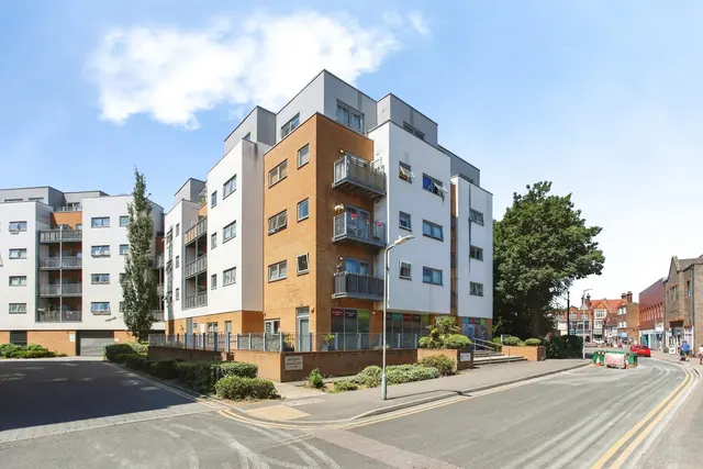 Sovereign Way, Tonbridge, TN9, photo 1
