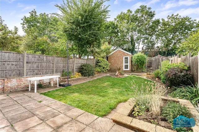 Bramber Road, London, N12, photo 3