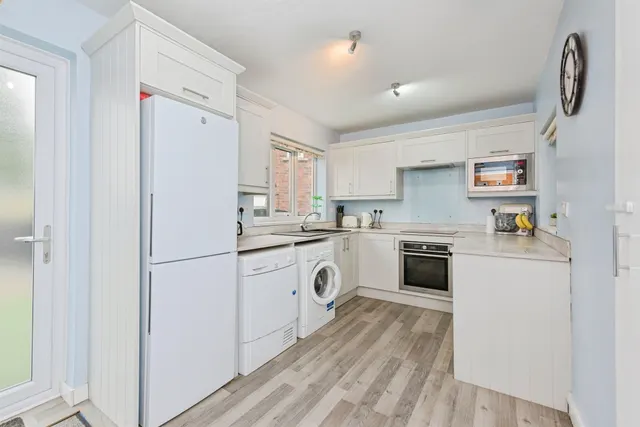 Dormer Avenue, Tamworth, B77, photo 3