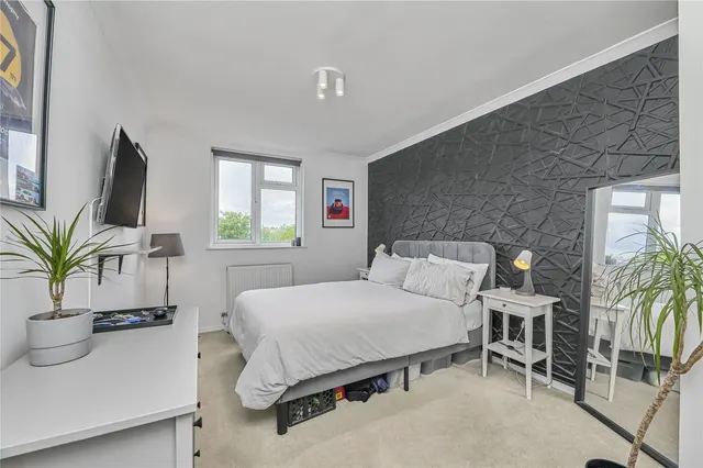 Photo 3 — Verran Road, London, SW12