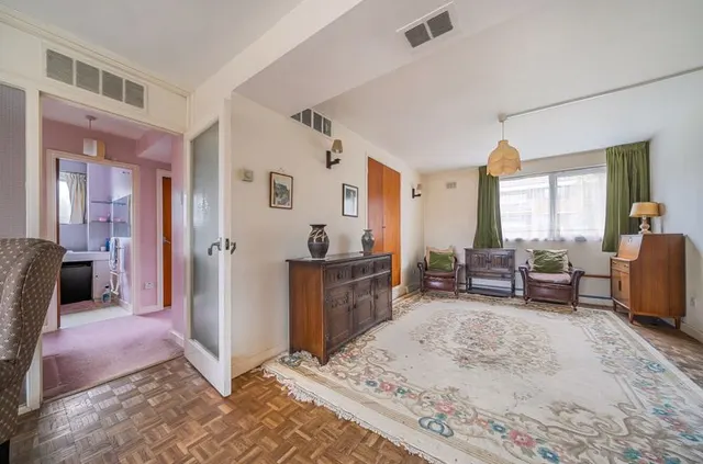 Photo 3 — Greenacres, 10 Brecon Court Greenacres London Greater London London, London, Greater London, SE95BG