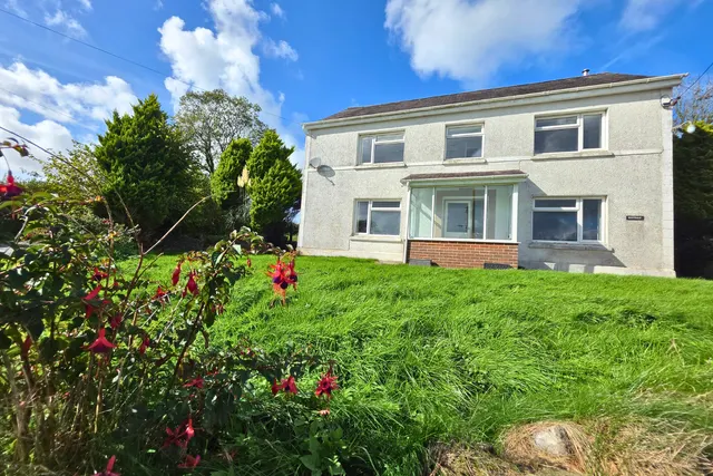 Rhydale, Mynyddcerrig, SA15, photo 1