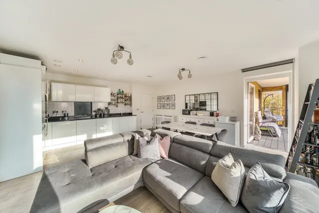 Bowen Drive, SE7, photo 1
