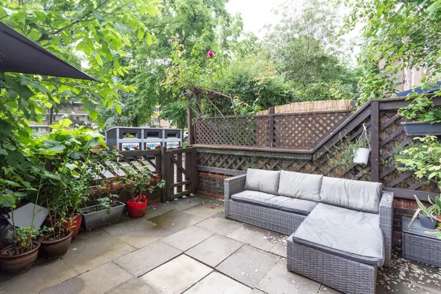 Tufnell Park Road, London, N7, photo 2