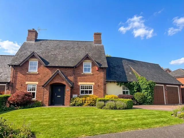 Ashbourne Drive, Weston, CW2, photo 1