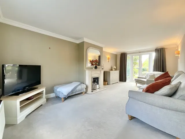 Ashbourne Drive, Weston, CW2, photo 2