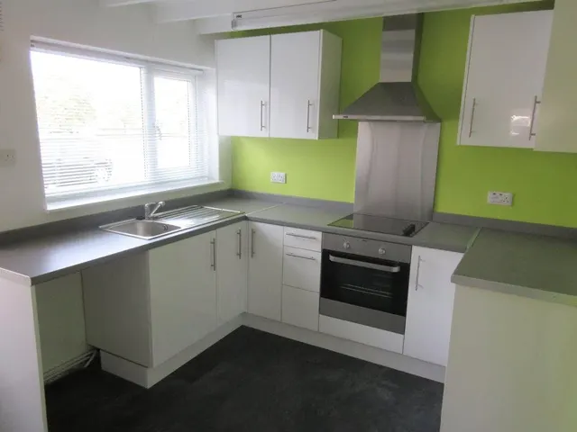 Bracken Dale, East Goscote, LE7, photo 2