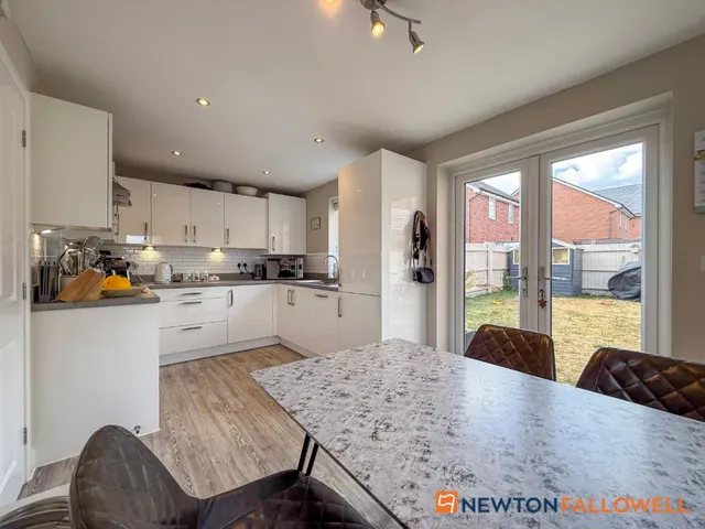 Halifax Road, Fernwood, NG24, photo 2
