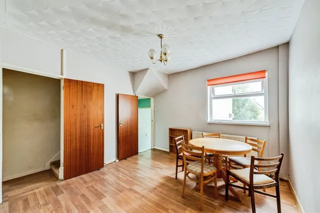Deacon Street, Swindon, SN1, photo 3