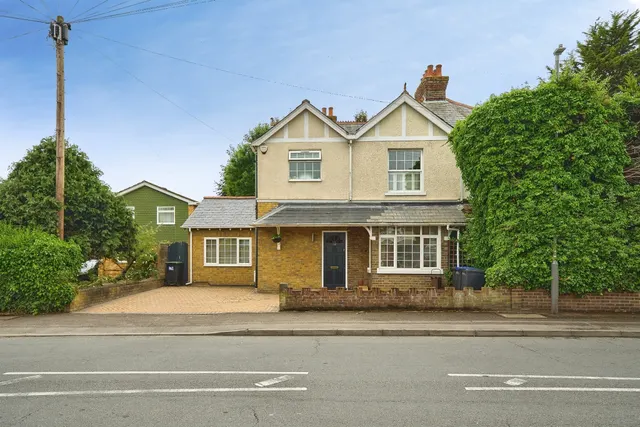 Photo 2 — Eastfield Road, Burnham, Slough